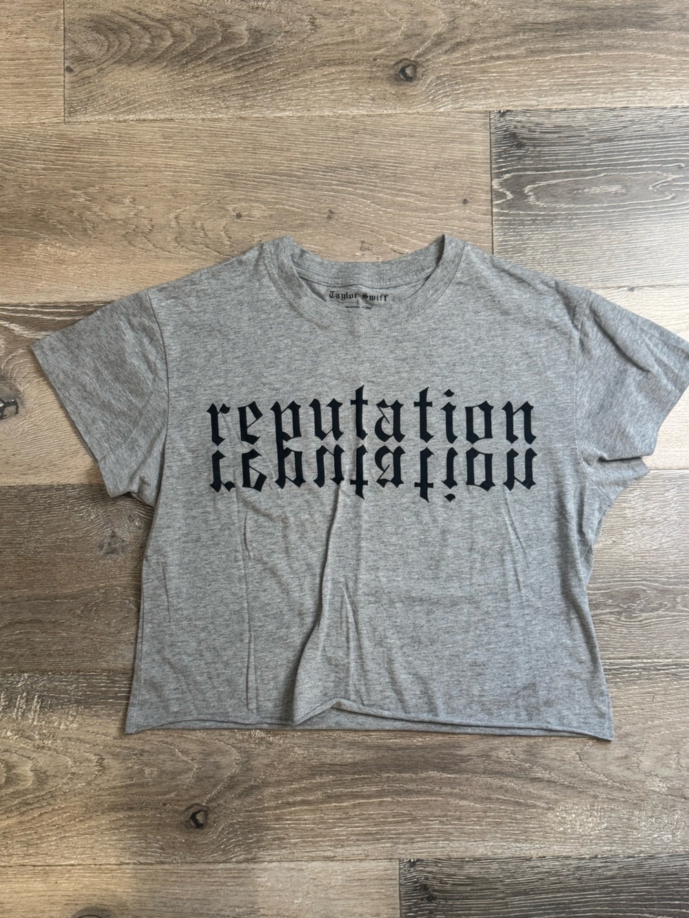 Taylor Swift Gray Crop Tee with Black 'Reputation' Graphic 0957